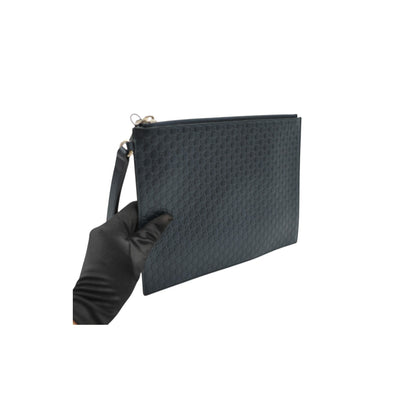 Gucci Microguccissima Leather Clutch In Dark Navy Blue