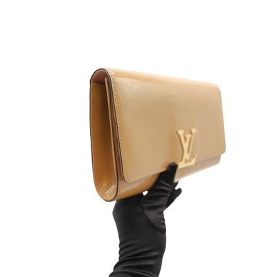 Louis Vuitton Patent Leather Louise Clutch In Beige