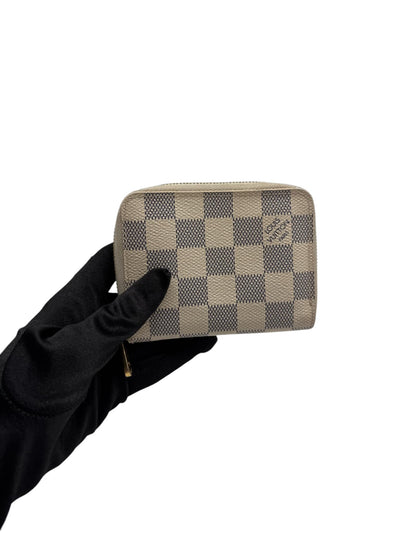 Cartera Louis Vuitton en beige