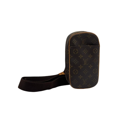 Louis Vuitton Monogram Brown Women's Pouch Handbag