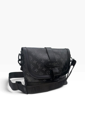 Louis Vuitton Monogram Eclipse Pochette Métis