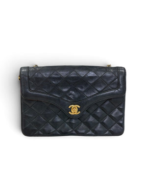 vintage Chanel Matelassé chain shoulder bag