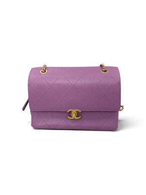 CHANEL SLEEK AND CHIC FLAP HANDBAG
