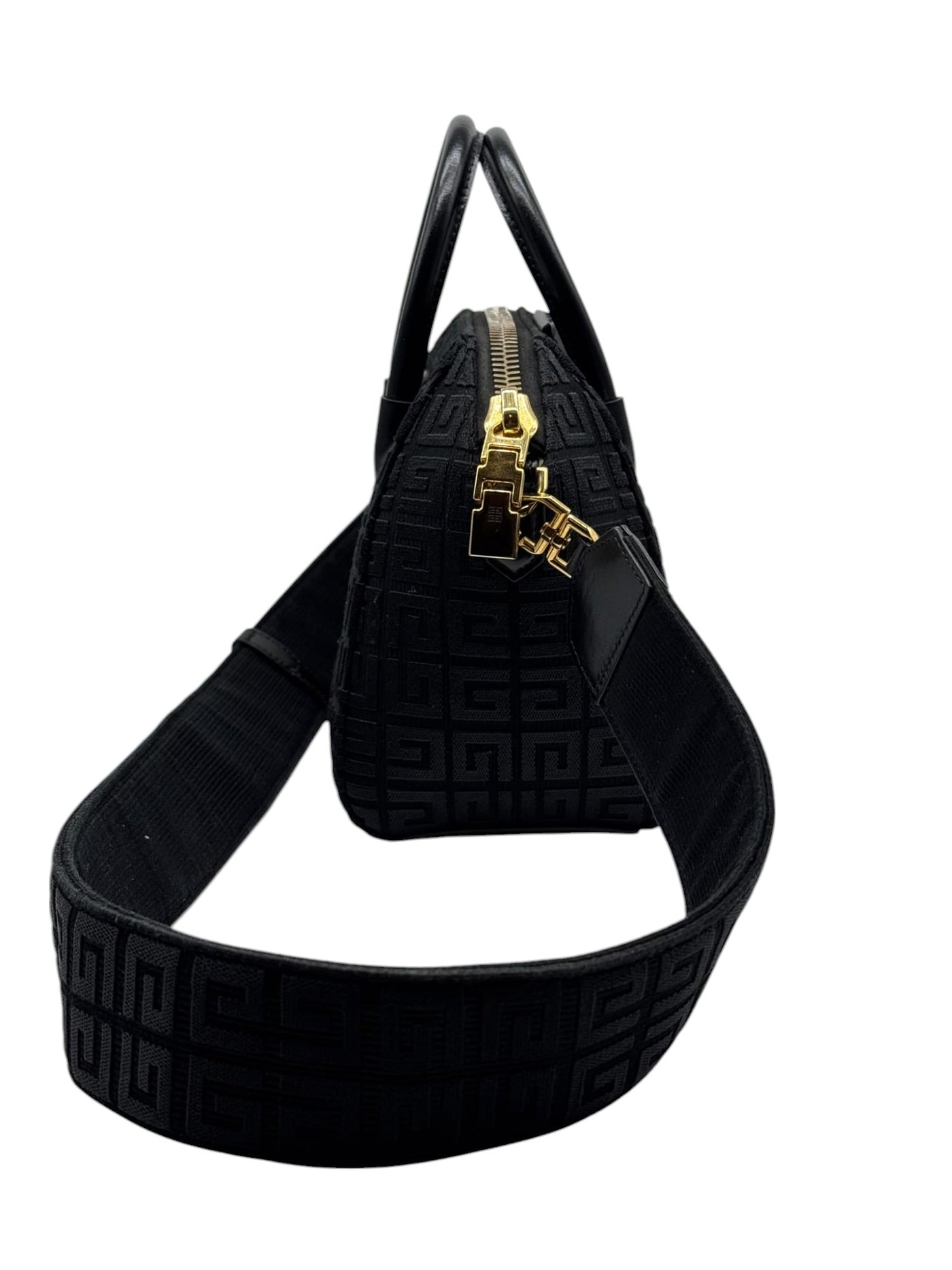 Bolso de mano Antigona de Givenchy en color negro